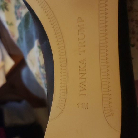IVANKA TRUMP SPIKED FLATS SZ. 11 - Picture 6 of 13